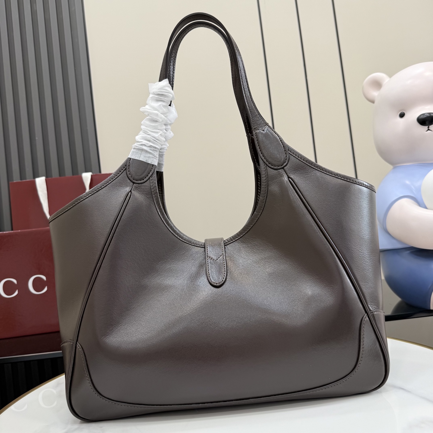 구찌(Gucci) 마켓 인스파이어드 브라운 레더 토트백 가방 라지