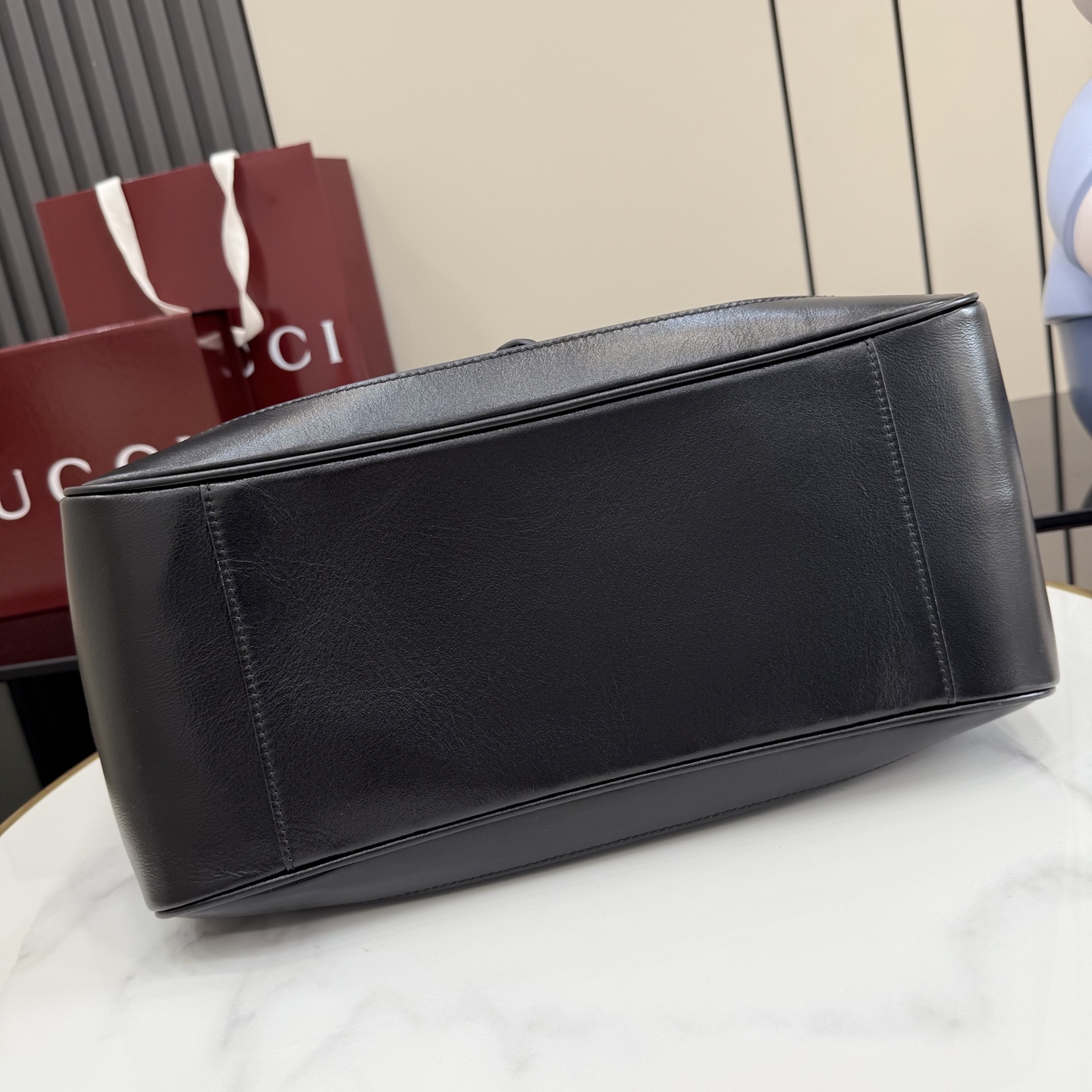 구찌(Gucci) 마켓 인스파이어드 블랙 레더 토트백 가방 라지