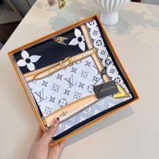 루이비통(LV) 모노그램 실크 스카프 목도리 스카프