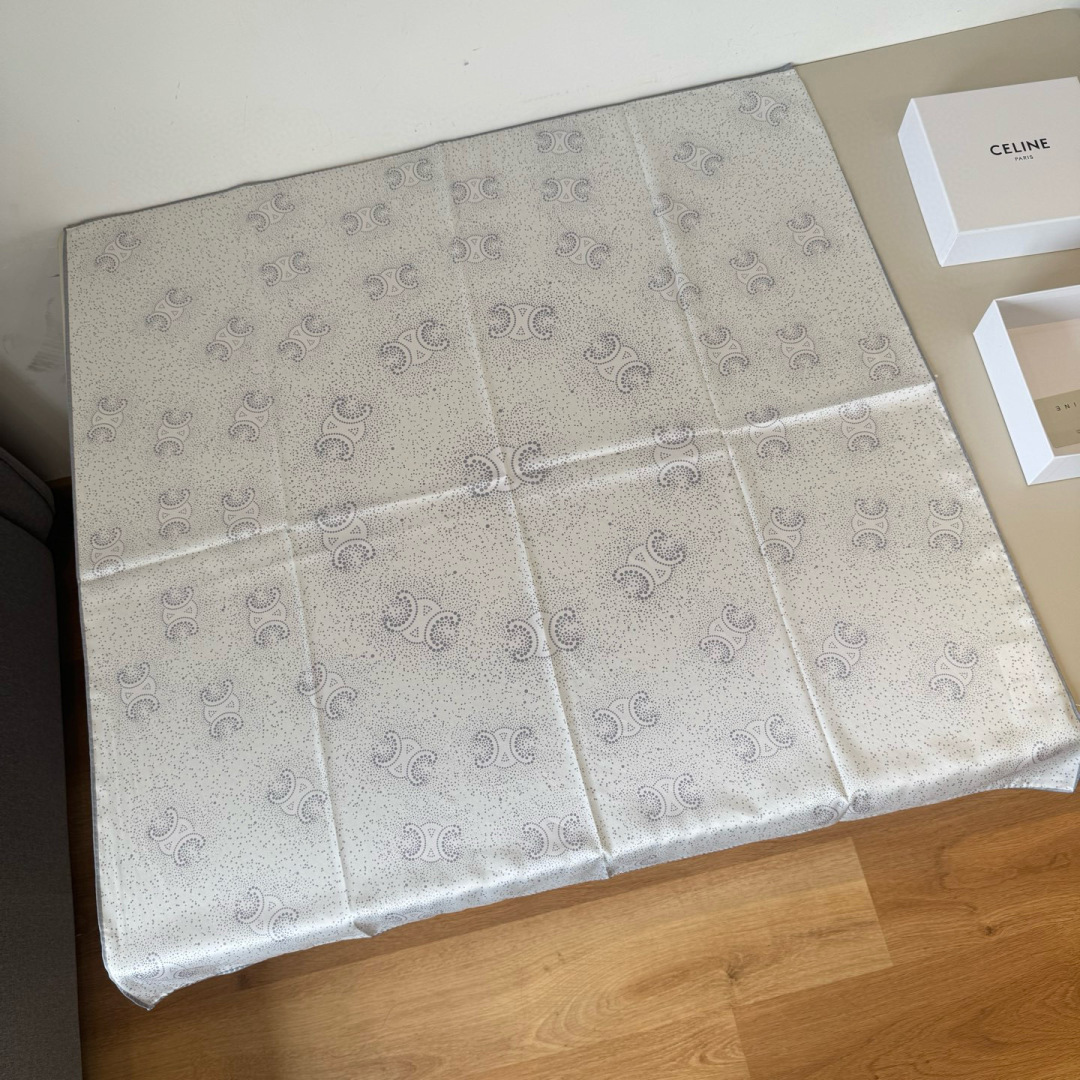 셀린느(CELINE) 트리옹프 실크 스카프 목도리 스카프