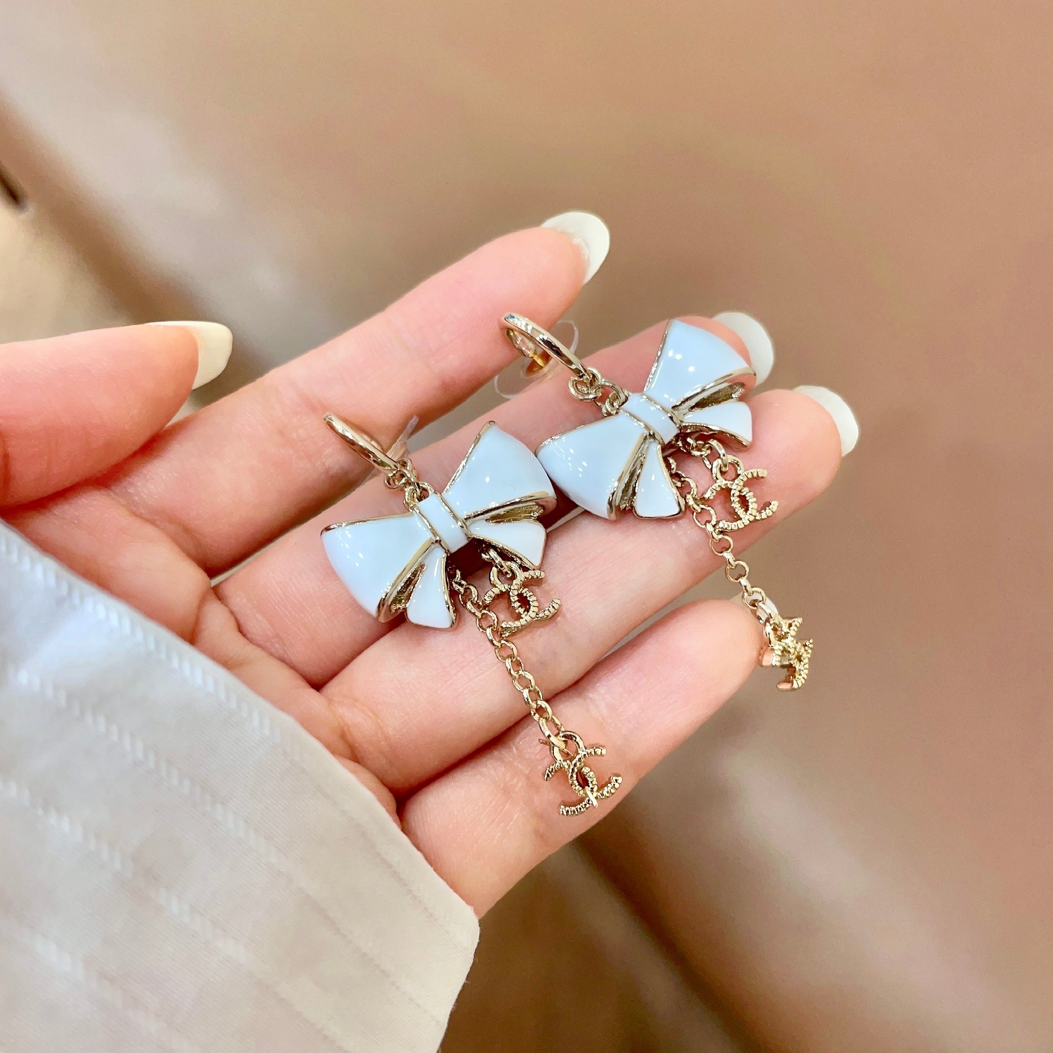 샤넬(CHANEL) 리본 이어링 귀걸이 악세사리