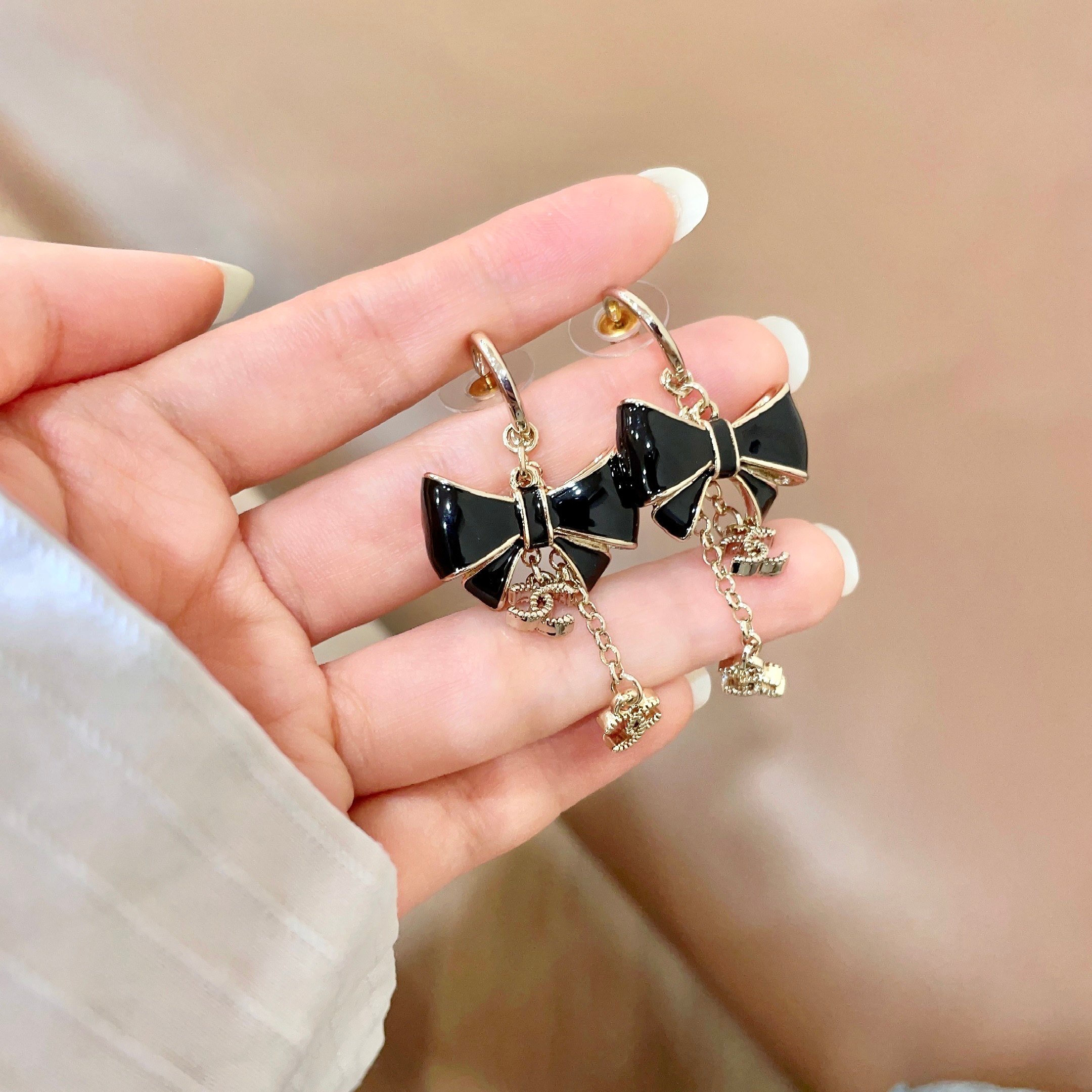 샤넬(CHANEL) 리본 이어링 귀걸이 악세사리