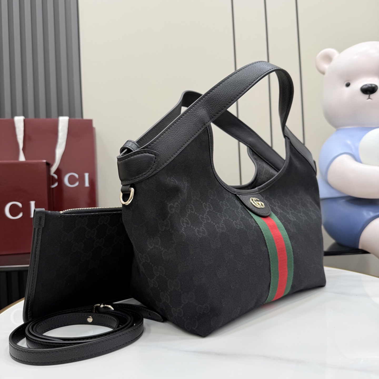 구찌(Gucci) 질리오(Giglio) 블랙 GG 캔버스 핸드백 가방