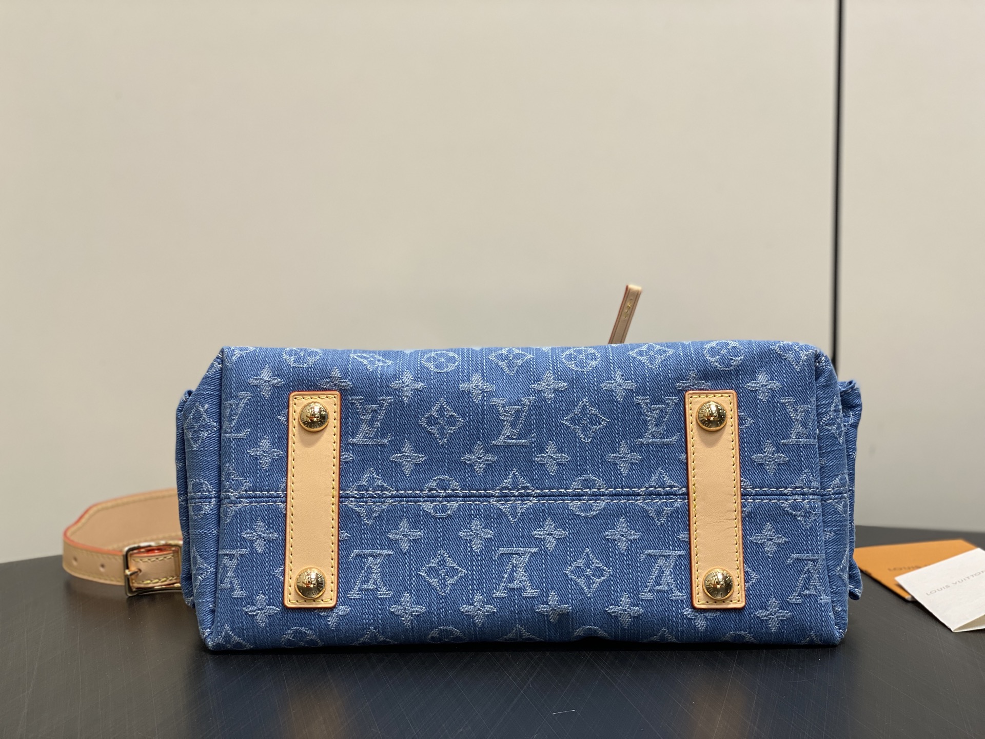 루이비통(Louis Vuitton) LV 캐리올 카고(Carryall Cargo) PM 가방 - 데님 블루