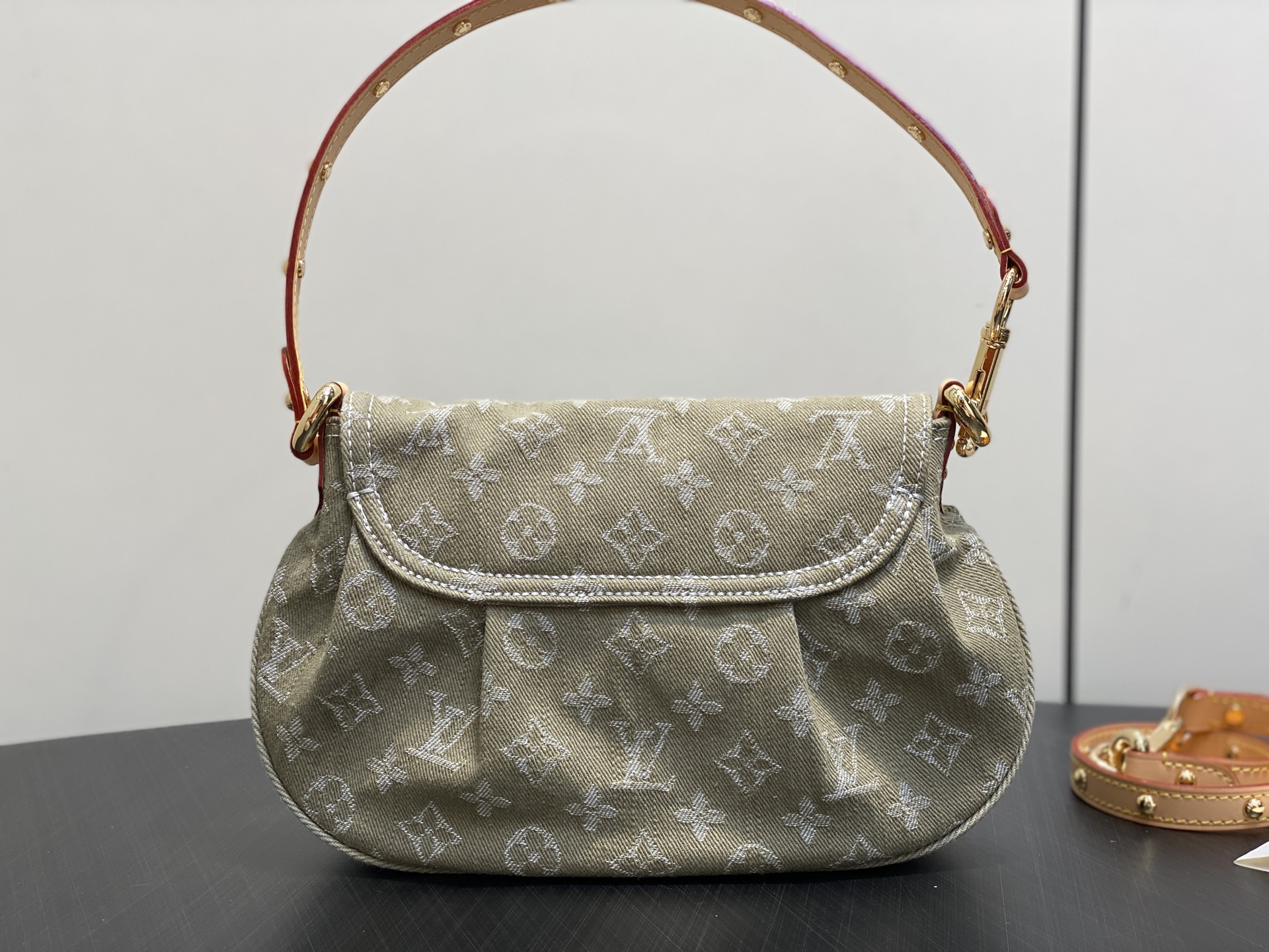 루이비통(Louis Vuitton) LV 선셋(Sunset) 숄더백 가방 - 그린 데님