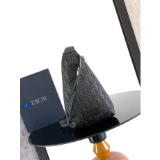 디올(Dior) 트렉(Trek) 지퍼 슬링백 가방 - 블랙 오블리크