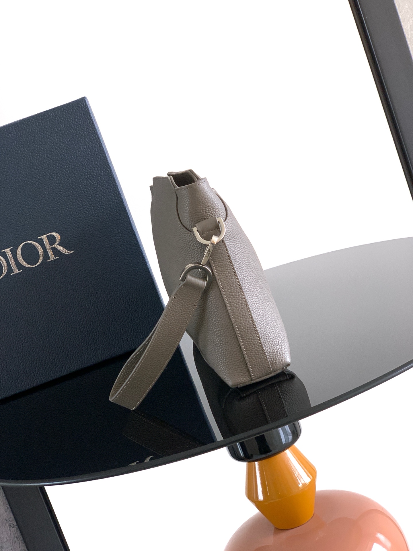 디올(Dior) 노르망디(Normandie) A5 트라이앵글 클러치백 가방