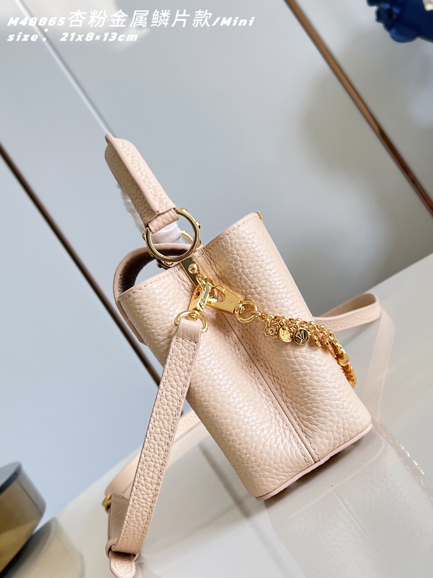 루이비통(Louis Vuitton) LV Capucines 카퓌신 미니 가방 - 애프리콧 핑크 메탈 스팽글