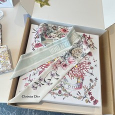 디올(Dior) 플라워 더블 레이어 스카프