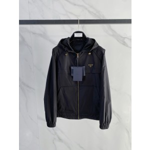 프라다(PRADA) 골드 로고 패치 집업 자켓 의류