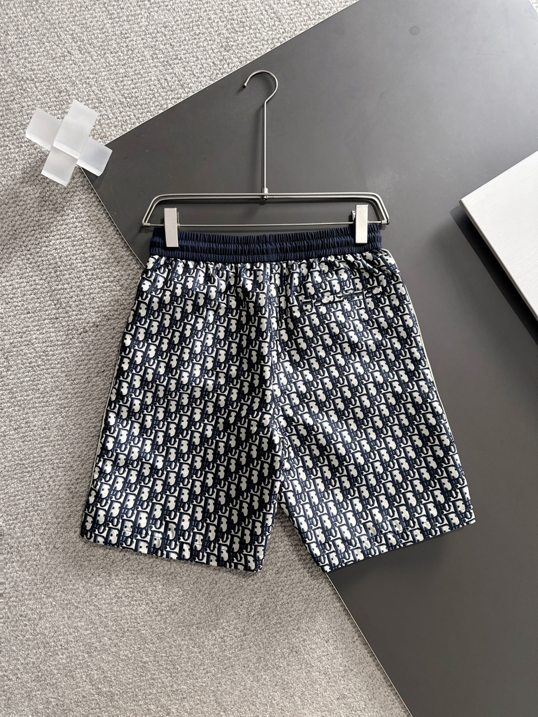 디올(Dior) 로고 포인트 캐주얼 쇼츠 팬츠 의류