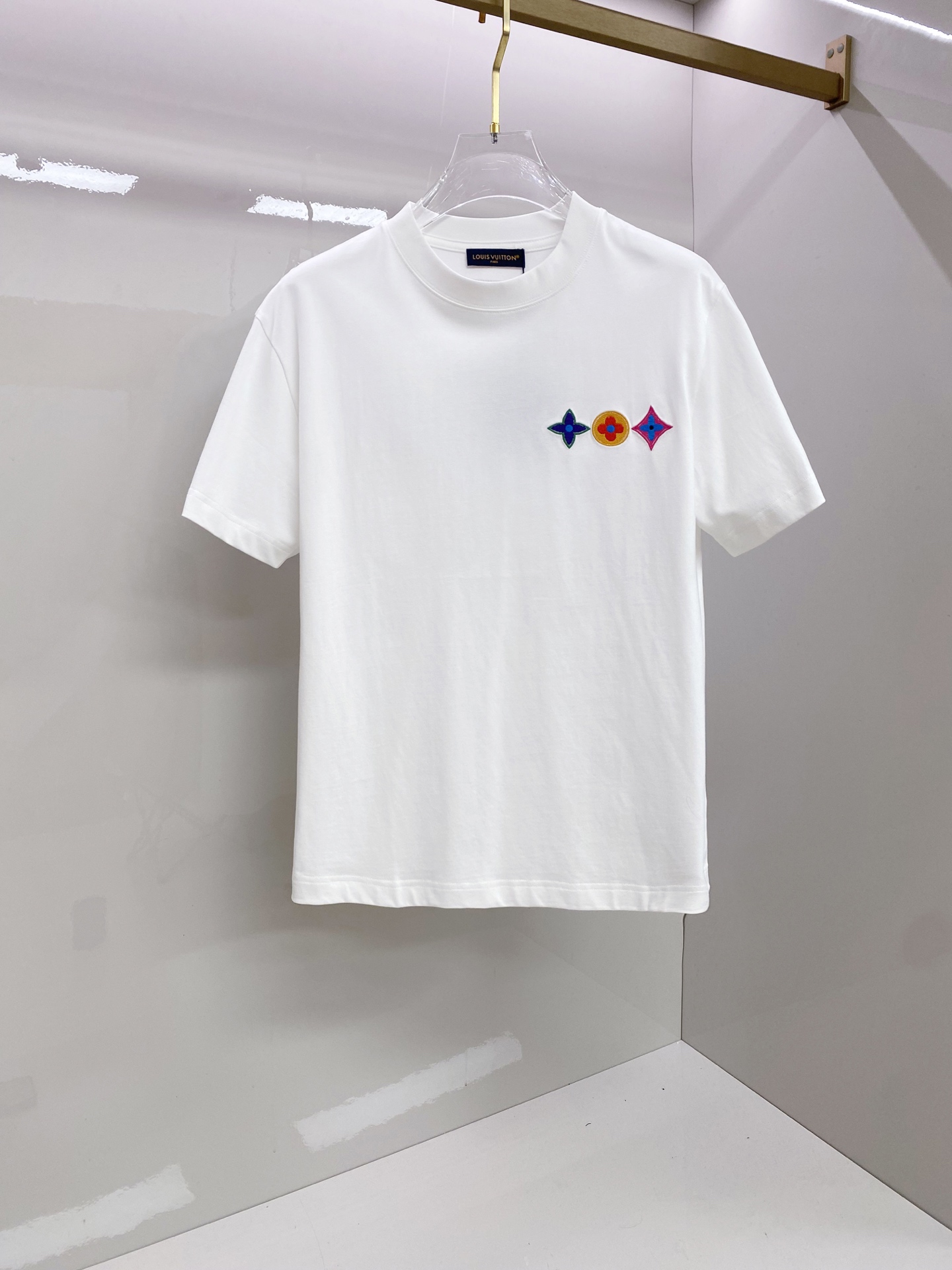 루이비통(LV) 프리미엄 로고 반팔 티셔츠 의류