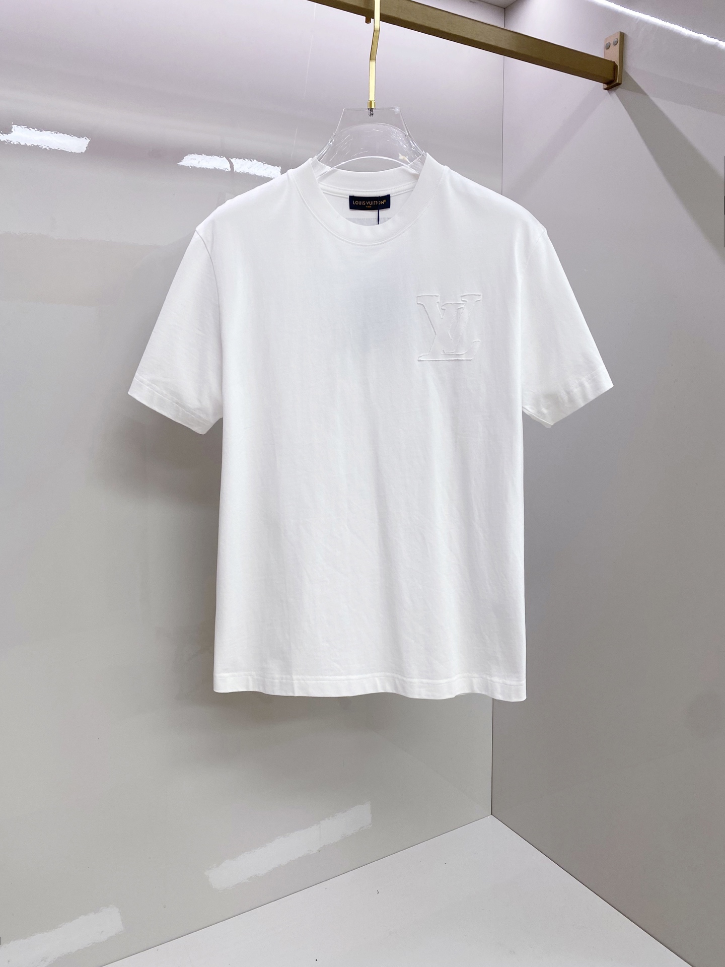 루이비통(LV) 클래식 로고 반팔 티셔츠 의류