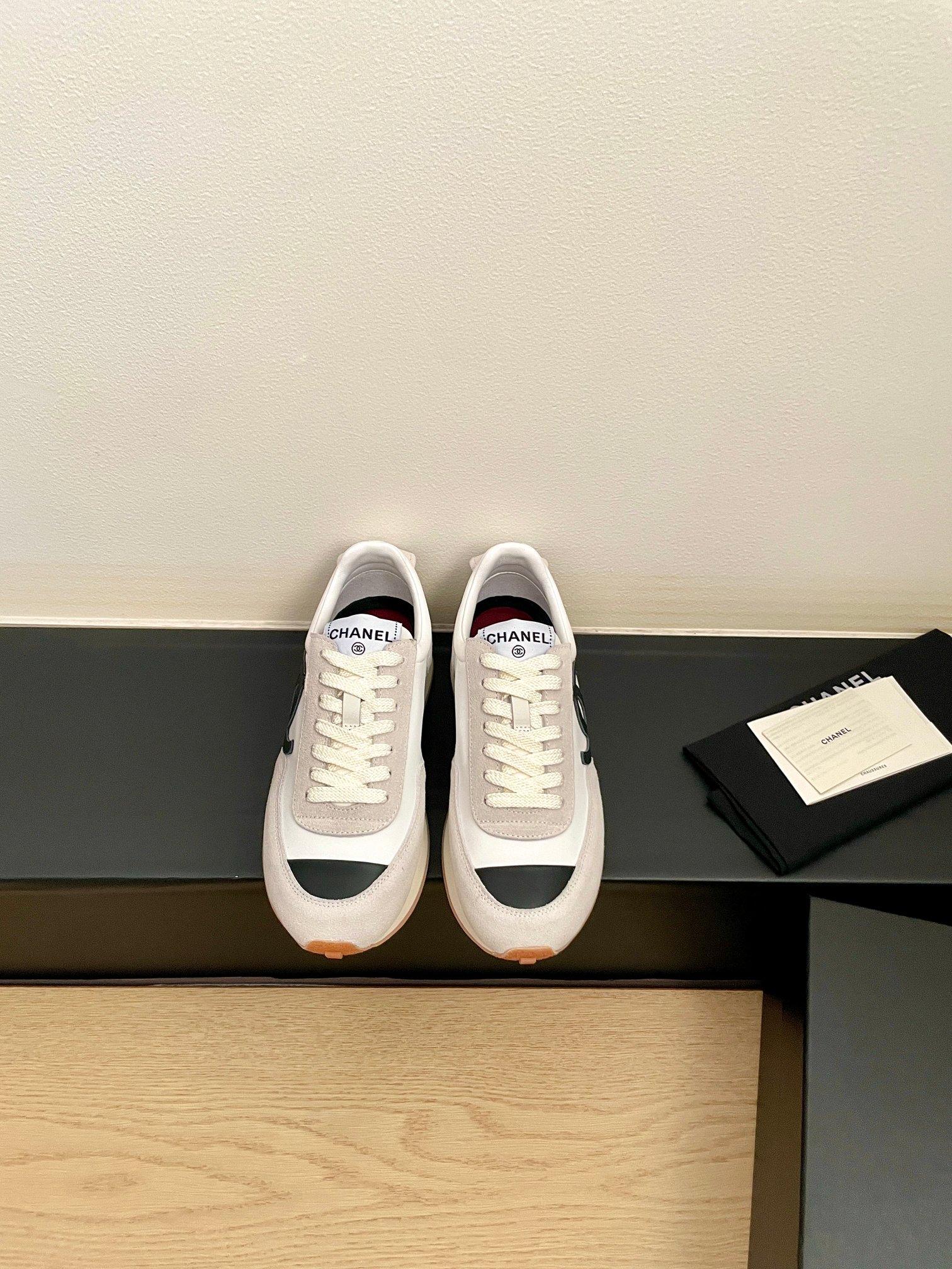 샤넬(CHANEL) 판다 컬러 독일군 스니커즈 신발