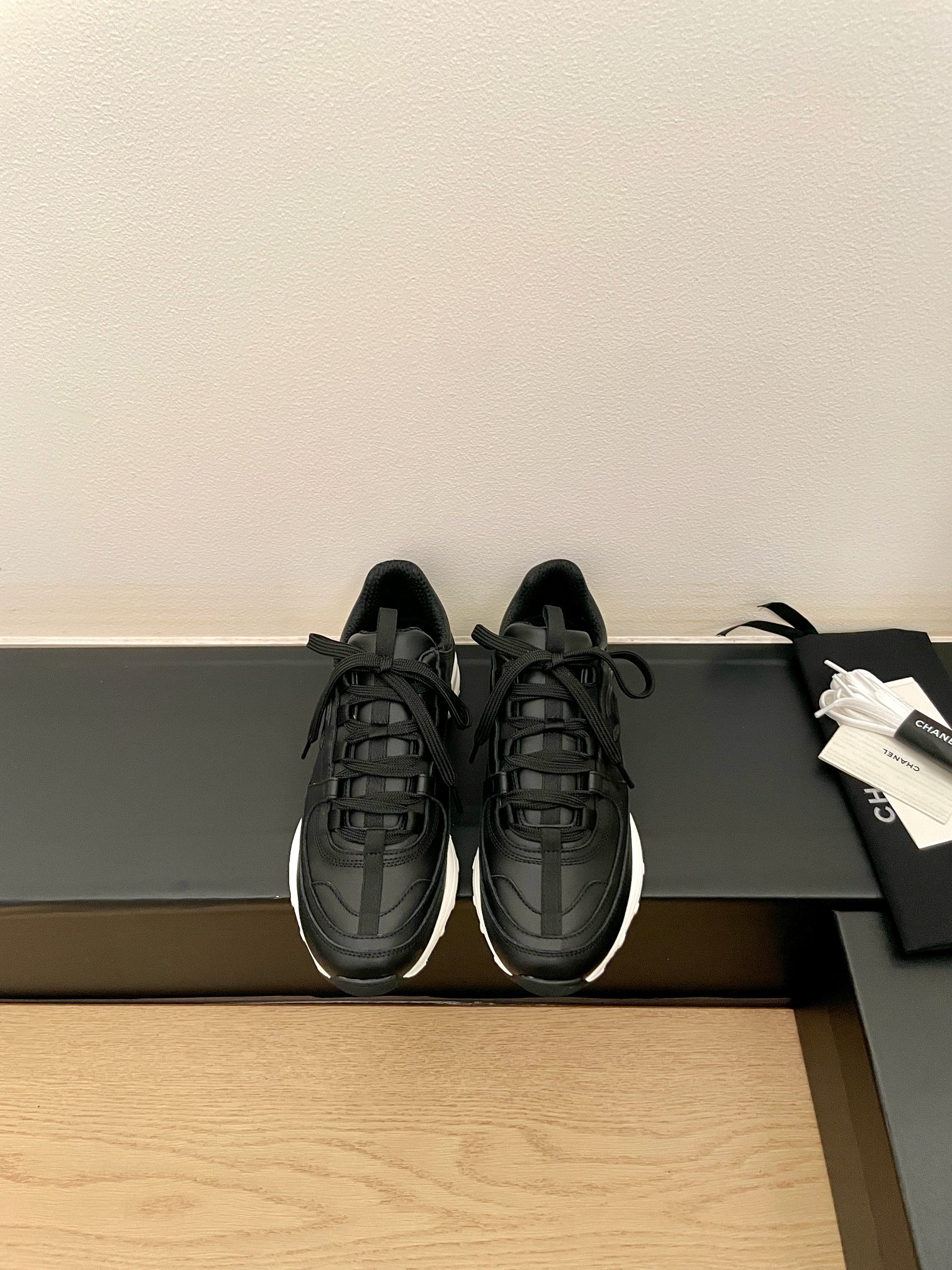 샤넬(CHANEL) 레트로 러닝 스니커즈 신발