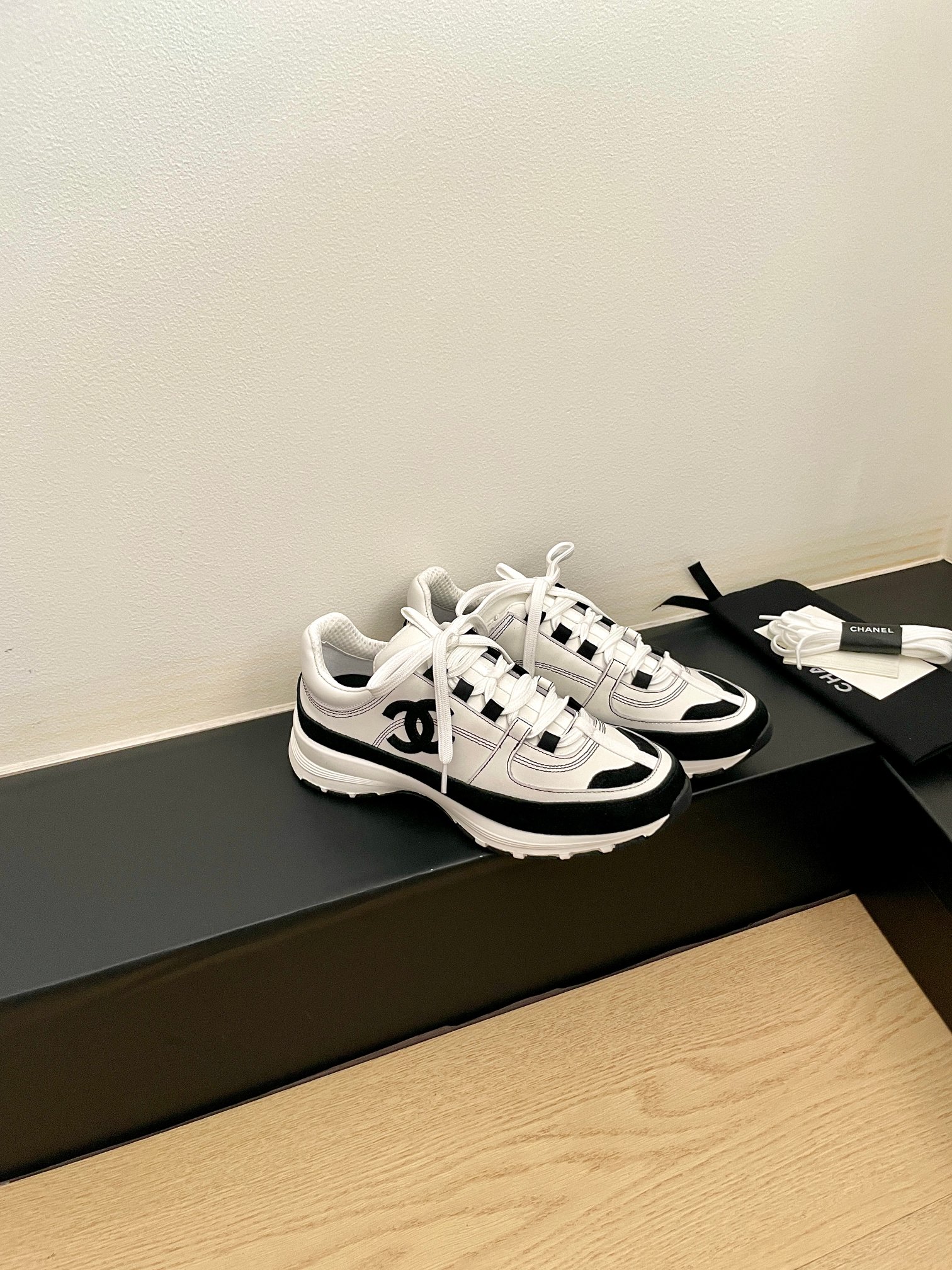 샤넬(CHANEL) 레트로 러닝 스니커즈 신발