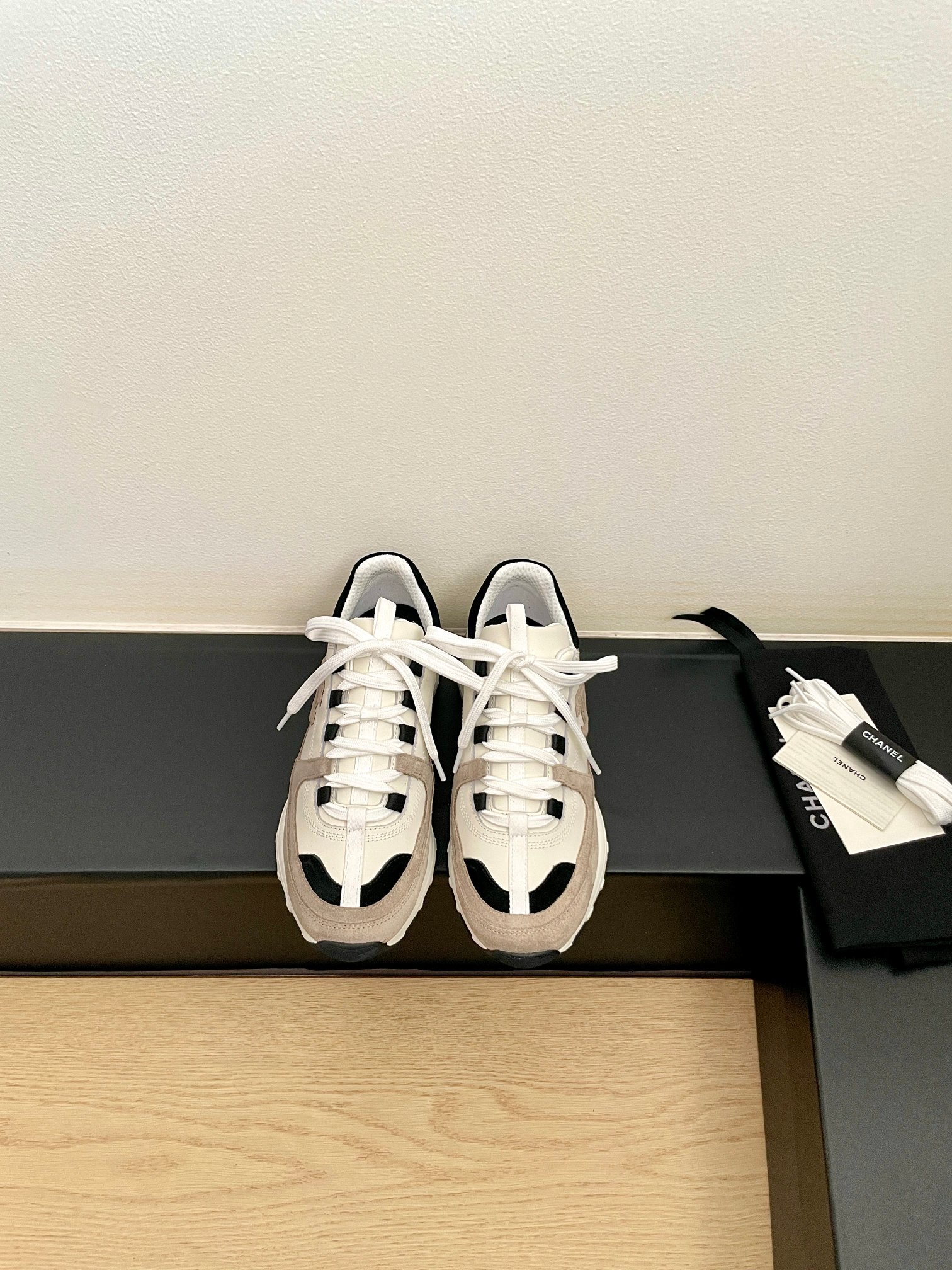 샤넬(CHANEL) 레트로 러닝 스니커즈 신발