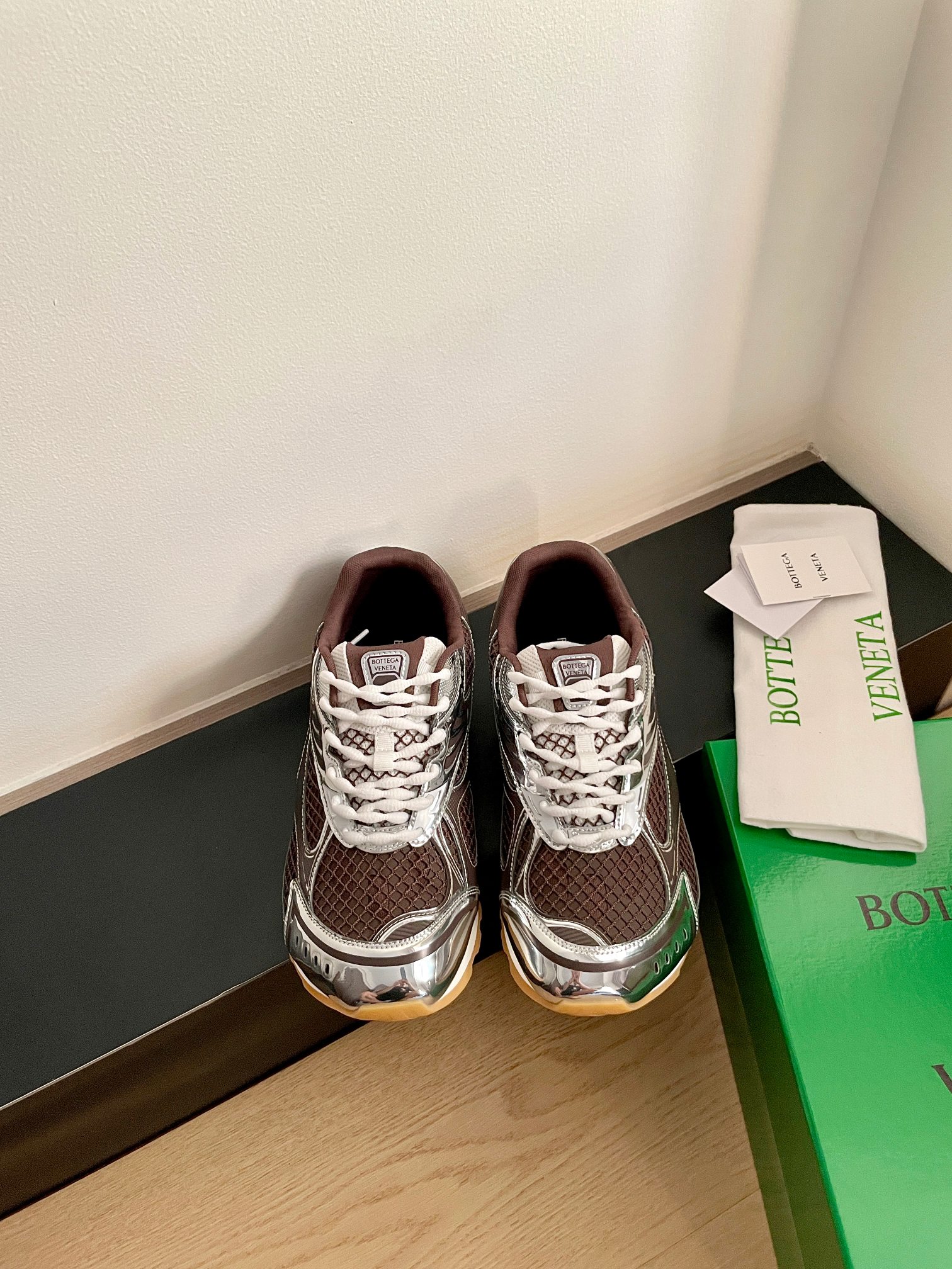 보테가베네타(BOTTEGA VENETA) 오르빗 스니커즈 신발