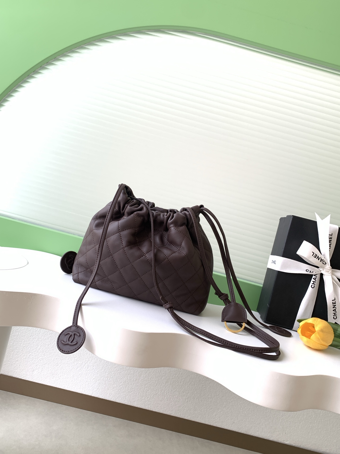 샤넬(Chanel) 럭키백(복주머니) 퀼팅 드로스트링 버킷백 가방 소프트 레더