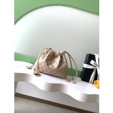 샤넬(Chanel) 럭키백(복주머니) 퀼팅 드로스트링 버킷백 가방 소프트 레더