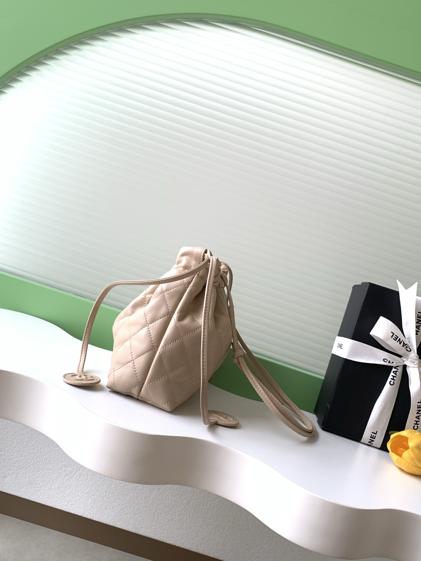 샤넬(Chanel) 럭키백(복주머니) 퀼팅 드로스트링 버킷백 가방 소프트 레더