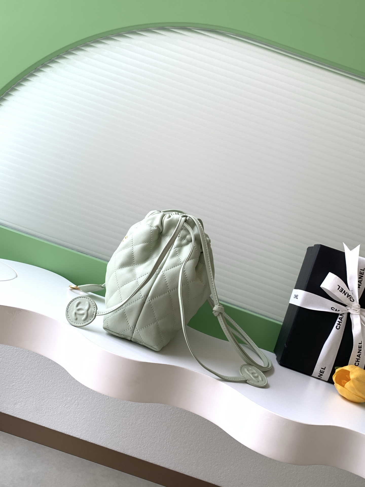 샤넬(Chanel) 럭키백(복주머니) 퀼팅 드로스트링 버킷백 가방 소프트 레더