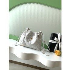 샤넬(Chanel) 럭키백(복주머니) 퀼팅 드로스트링 버킷백 가방 소프트 레더
