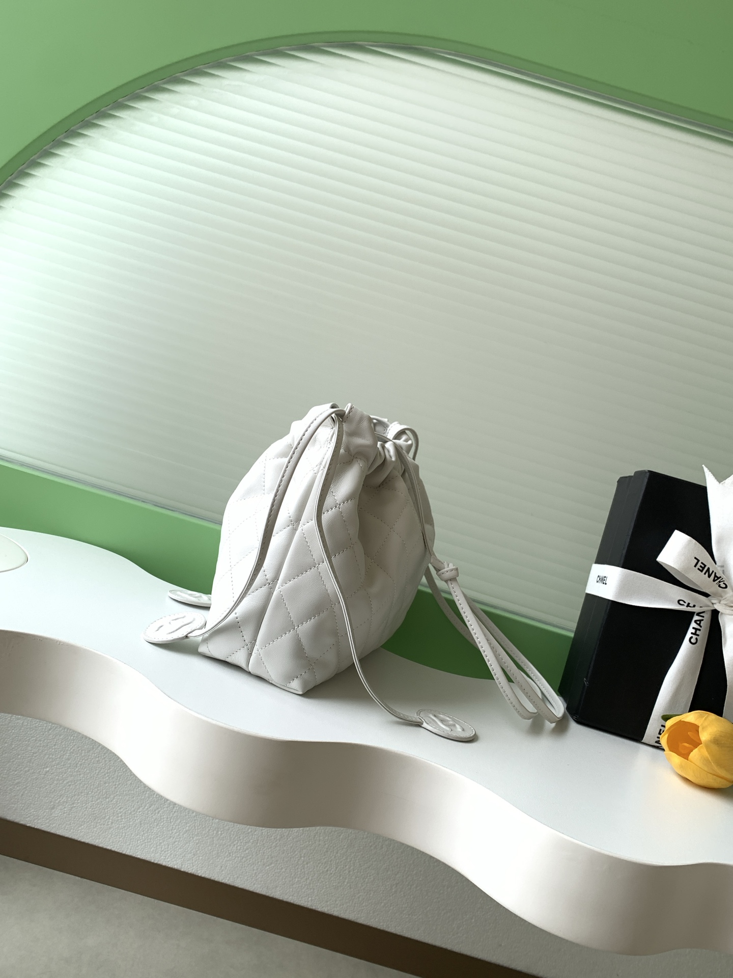 샤넬(Chanel) 럭키백(복주머니) 퀼팅 드로스트링 버킷백 가방 소프트 레더