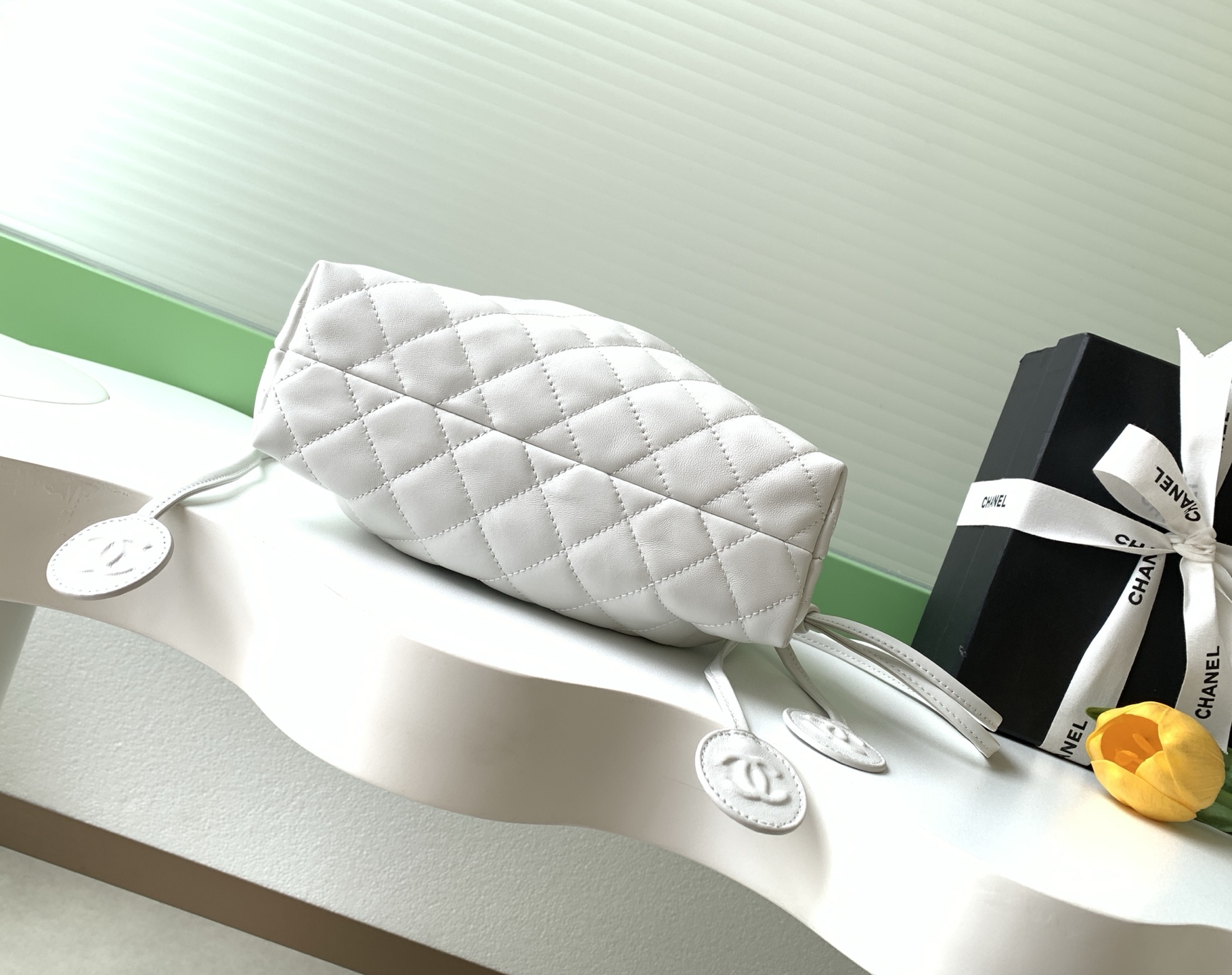 샤넬(Chanel) 럭키백(복주머니) 퀼팅 드로스트링 버킷백 가방 소프트 레더