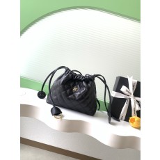 샤넬(Chanel) 럭키백(복주머니) 퀼팅 드로스트링 버킷백 가방 소프트 레더