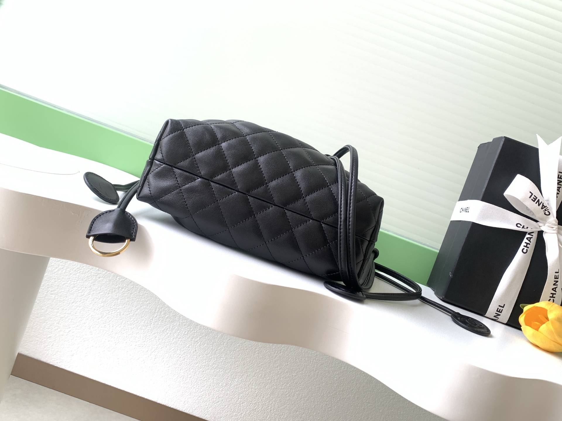 샤넬(Chanel) 럭키백(복주머니) 퀼팅 드로스트링 버킷백 가방 소프트 레더