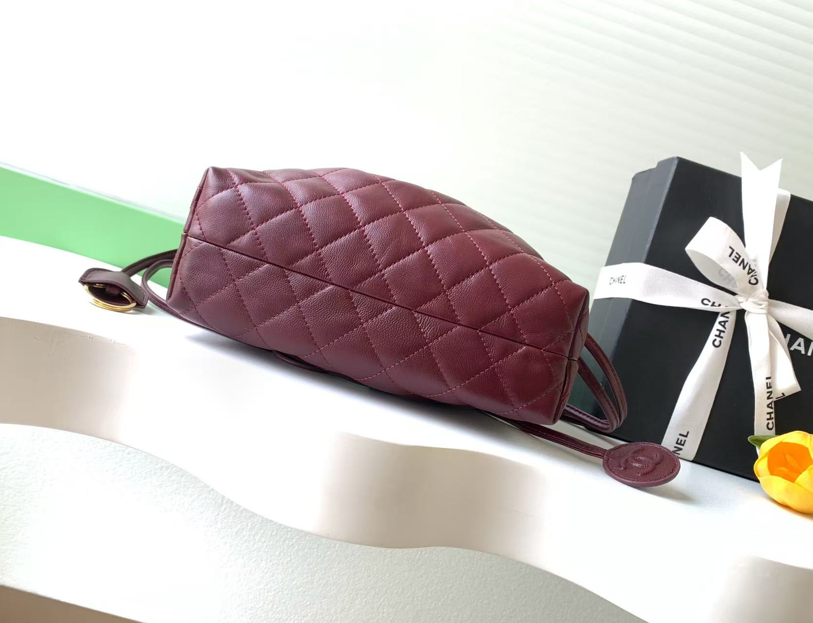 샤넬(Chanel) 럭키백(복주머니) 퀼팅 드로스트링 버킷백 가방 소프트 레더