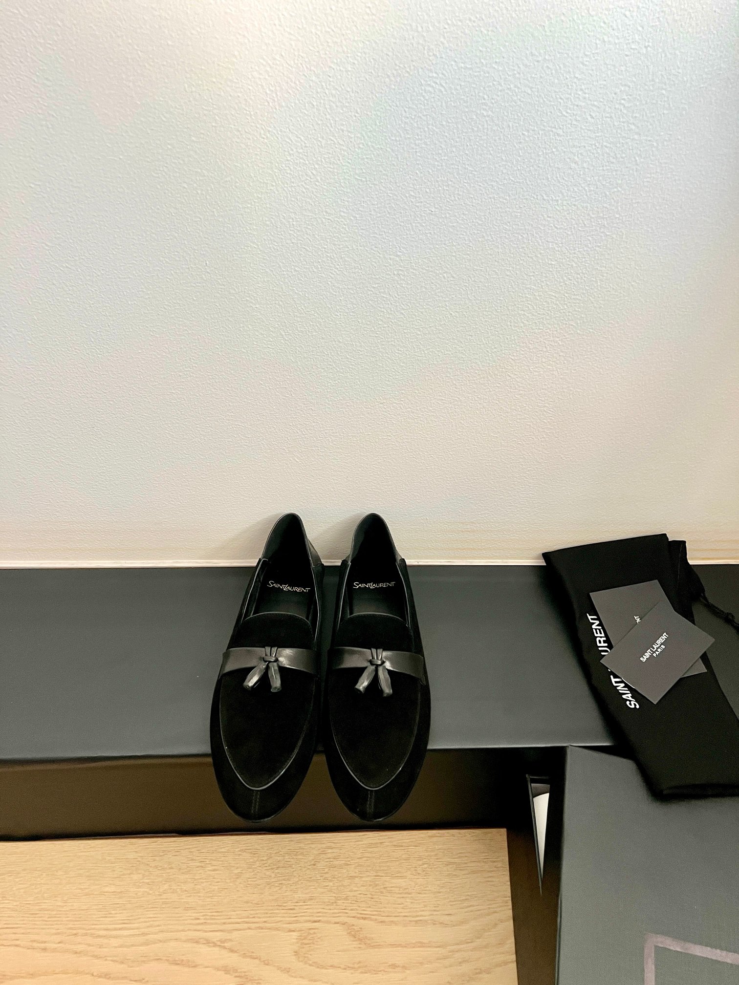생로랑(SAINT LAURENT) 클래식 로퍼 신발