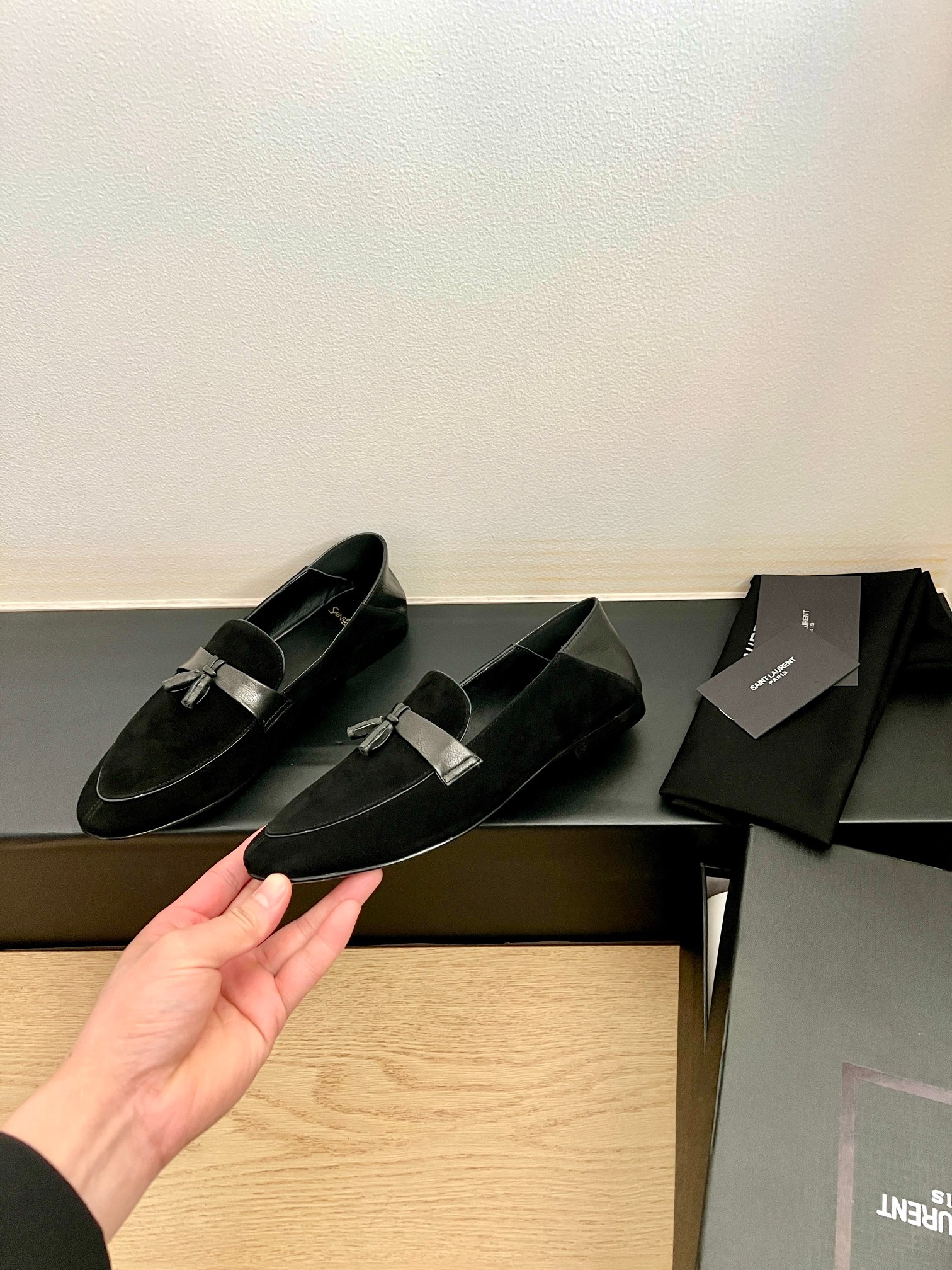 생로랑(SAINT LAURENT) 클래식 로퍼 신발