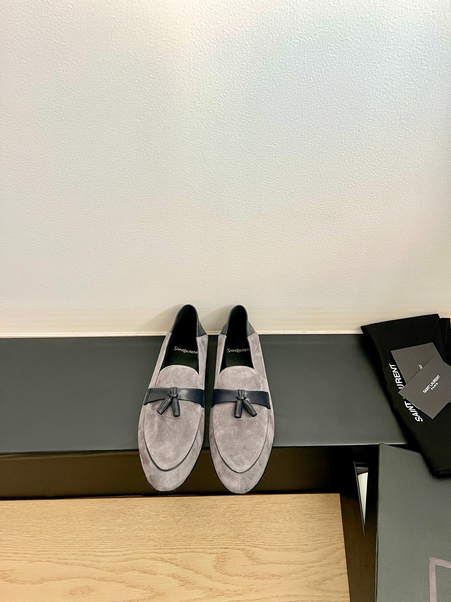 생로랑(SAINT LAURENT) 클래식 로퍼 신발