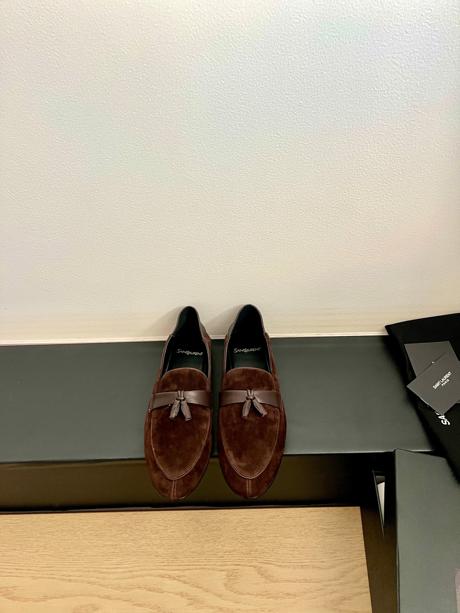 생로랑(SAINT LAURENT) 클래식 로퍼 신발