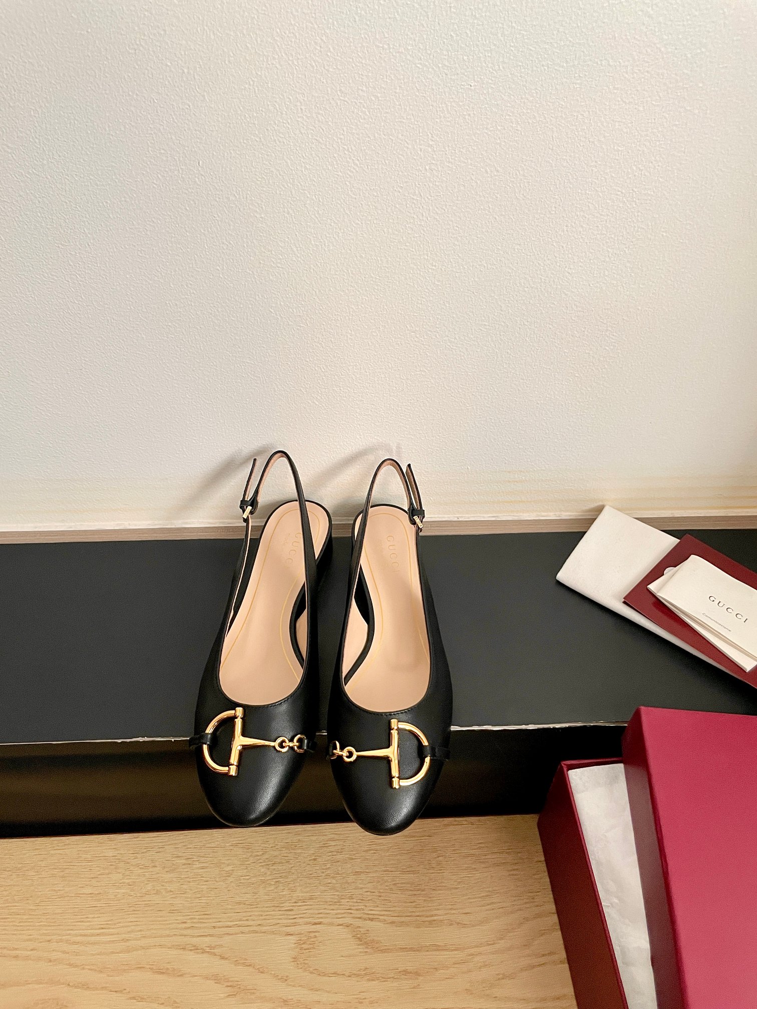 구찌(GUCCI) 하프 장식 메리제인 샌들 신발