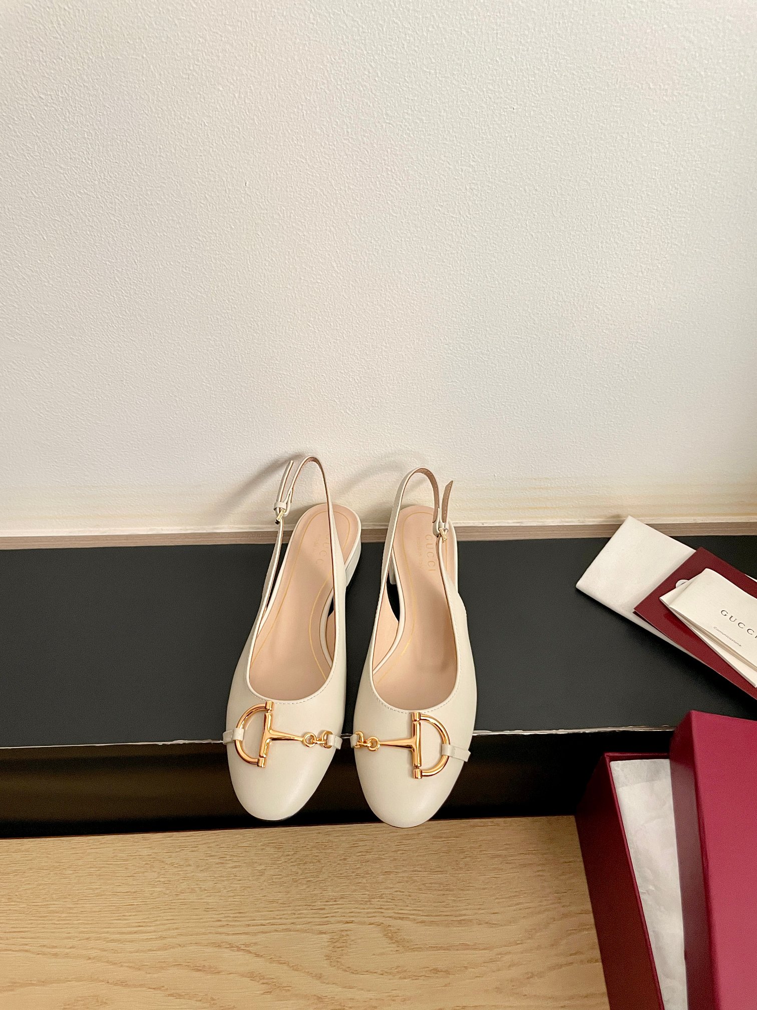 구찌(GUCCI) 하프 장식 메리제인 샌들 신발