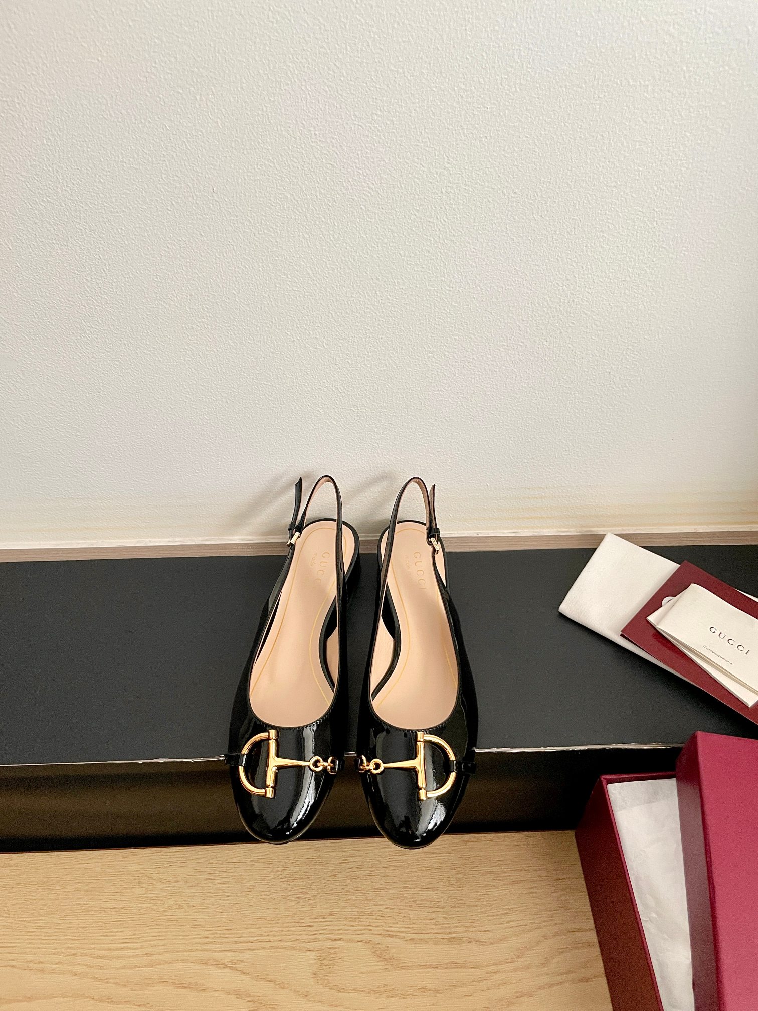 구찌(GUCCI) 하프 장식 메리제인 샌들 신발