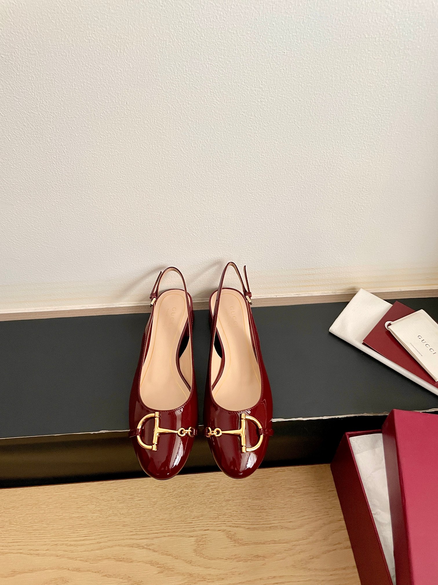 구찌(GUCCI) 하프 장식 메리제인 샌들 신발