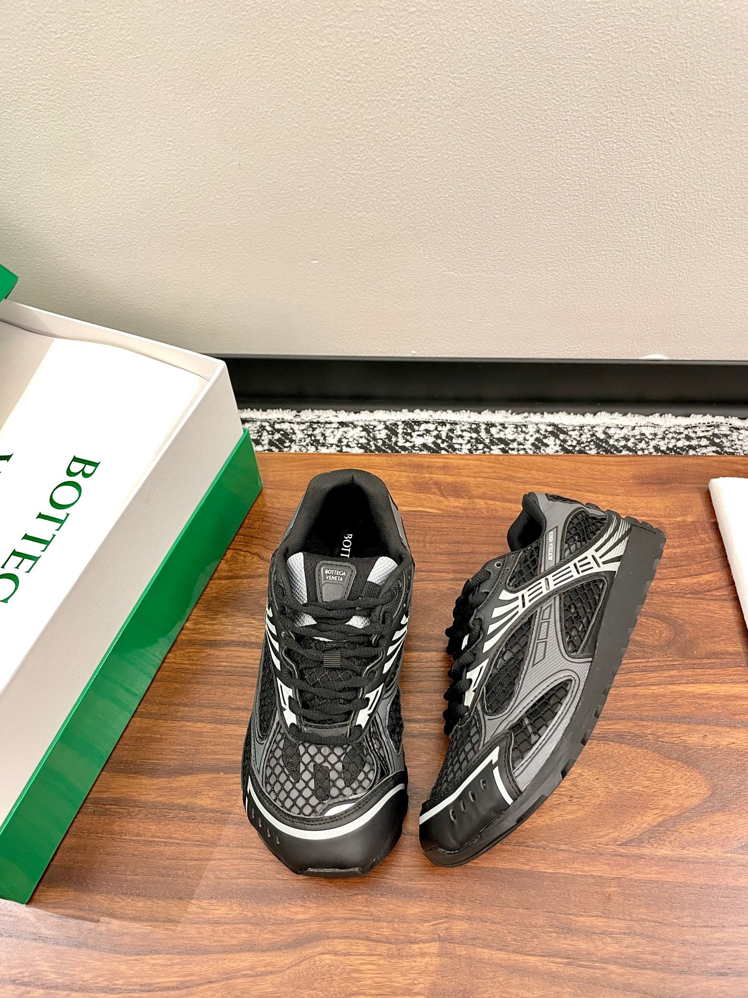 보테가베네타(BOTTEGA VENETA) 오르빗 스니커즈 신발