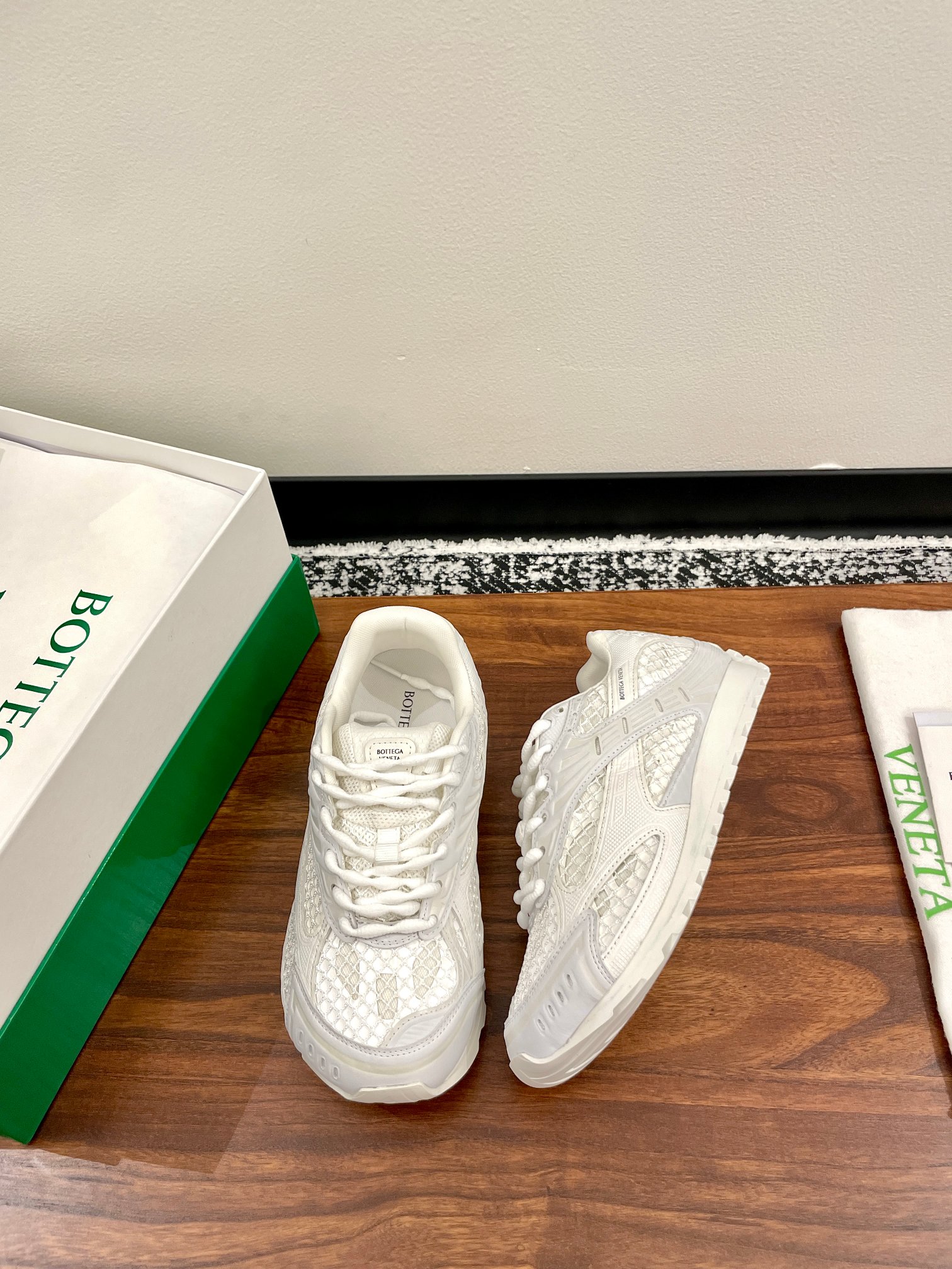 보테가베네타(BOTTEGA VENETA) 오르빗 스니커즈 신발