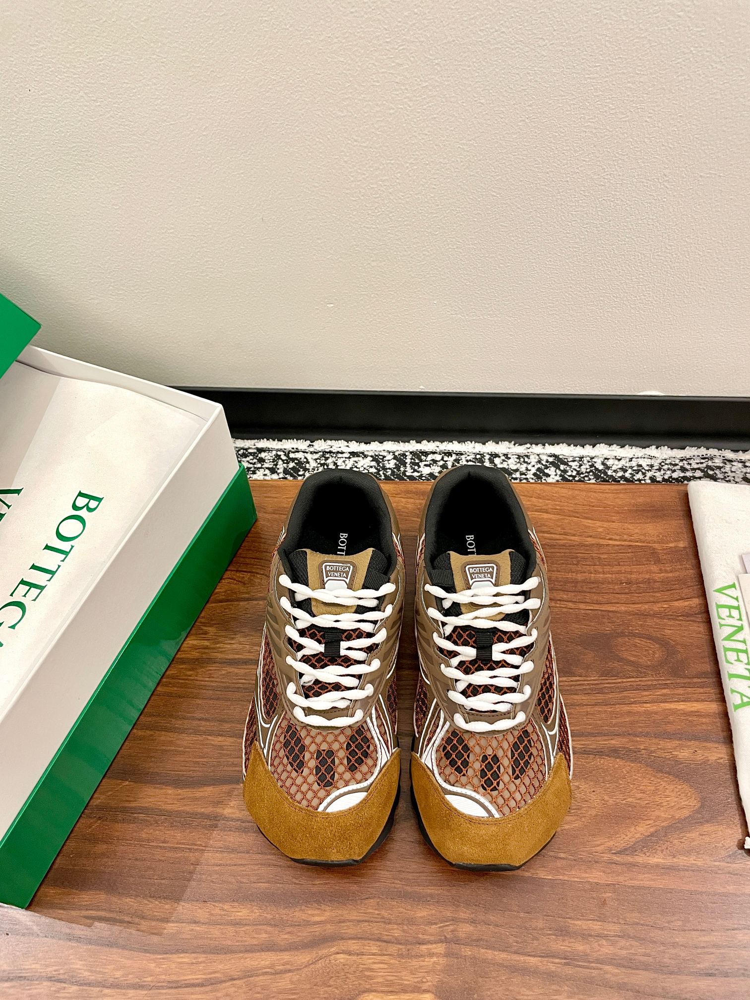 보테가베네타(BOTTEGA VENETA) 오르빗 스니커즈 신발