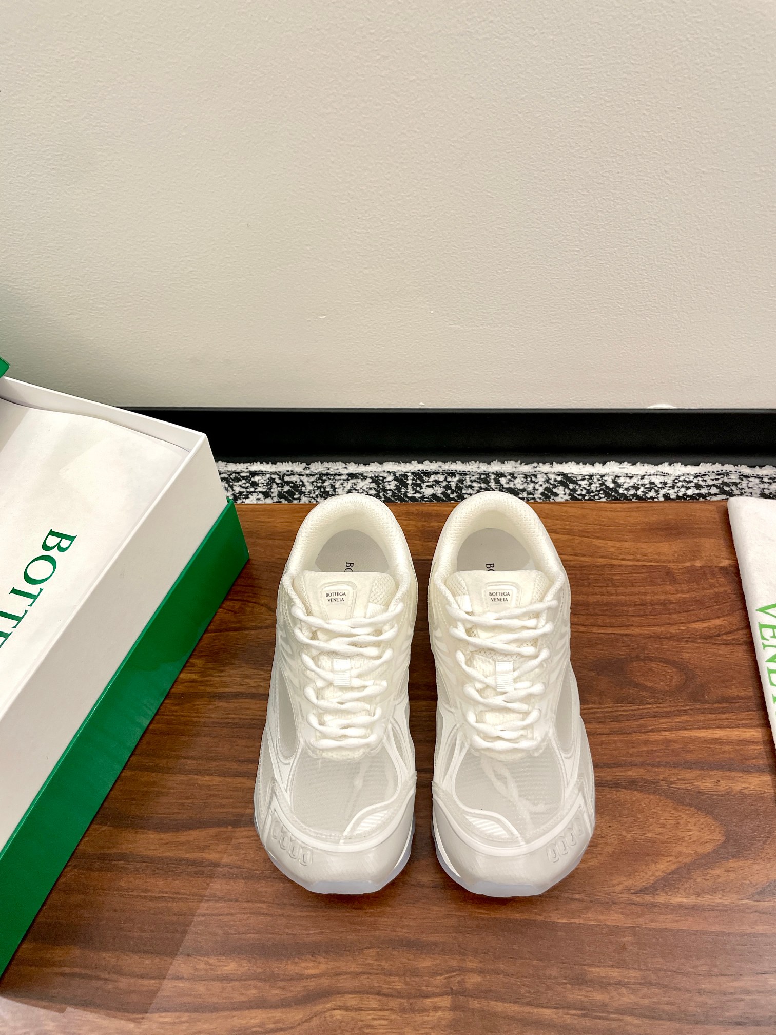 보테가베네타(BOTTEGA VENETA) 오르빗 스니커즈 신발