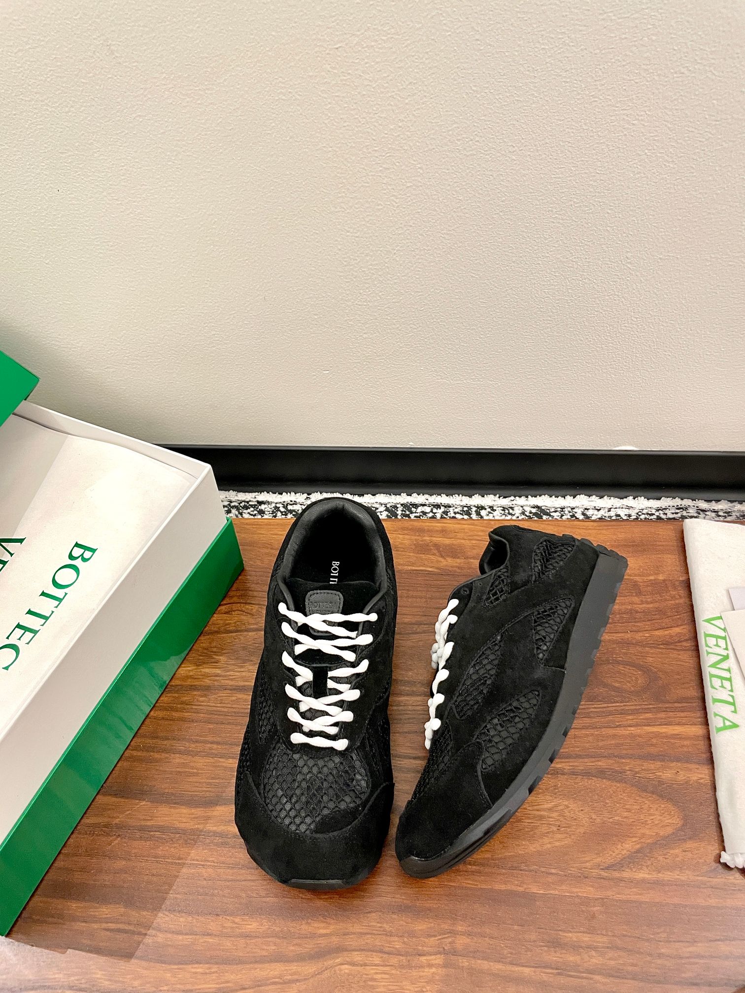 보테가베네타(BOTTEGA VENETA) 오르빗 스니커즈 신발