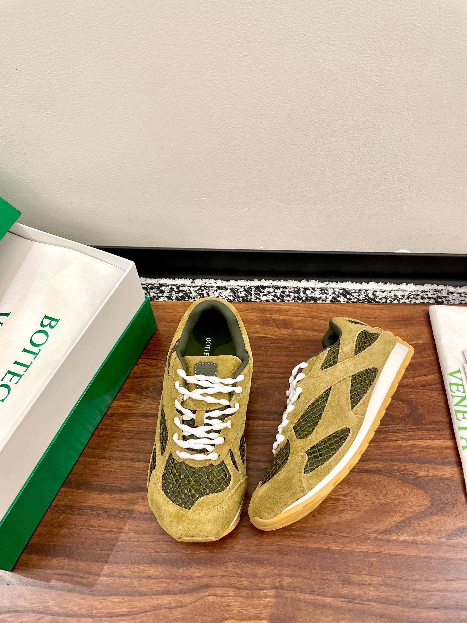 보테가베네타(BOTTEGA VENETA) 오르빗 스니커즈 신발