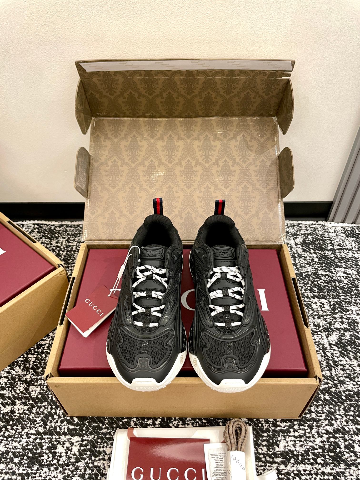 구찌(GUCCI) 큐브 러닝 스니커즈 신발