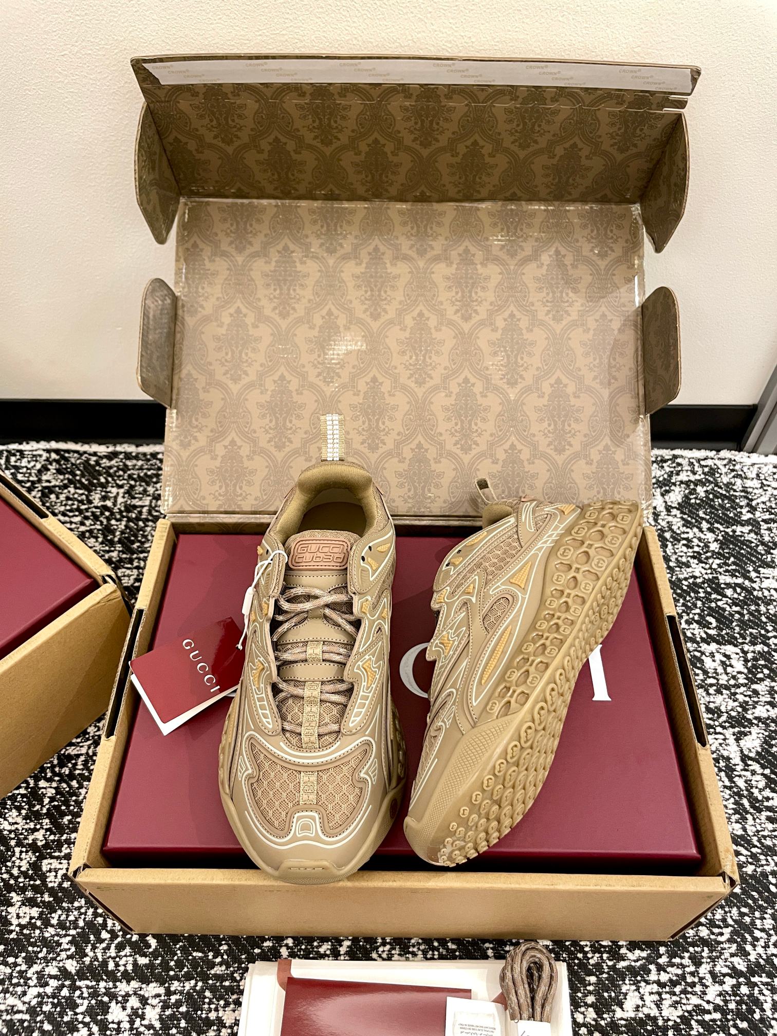 구찌(GUCCI) 큐브 러닝 스니커즈 신발