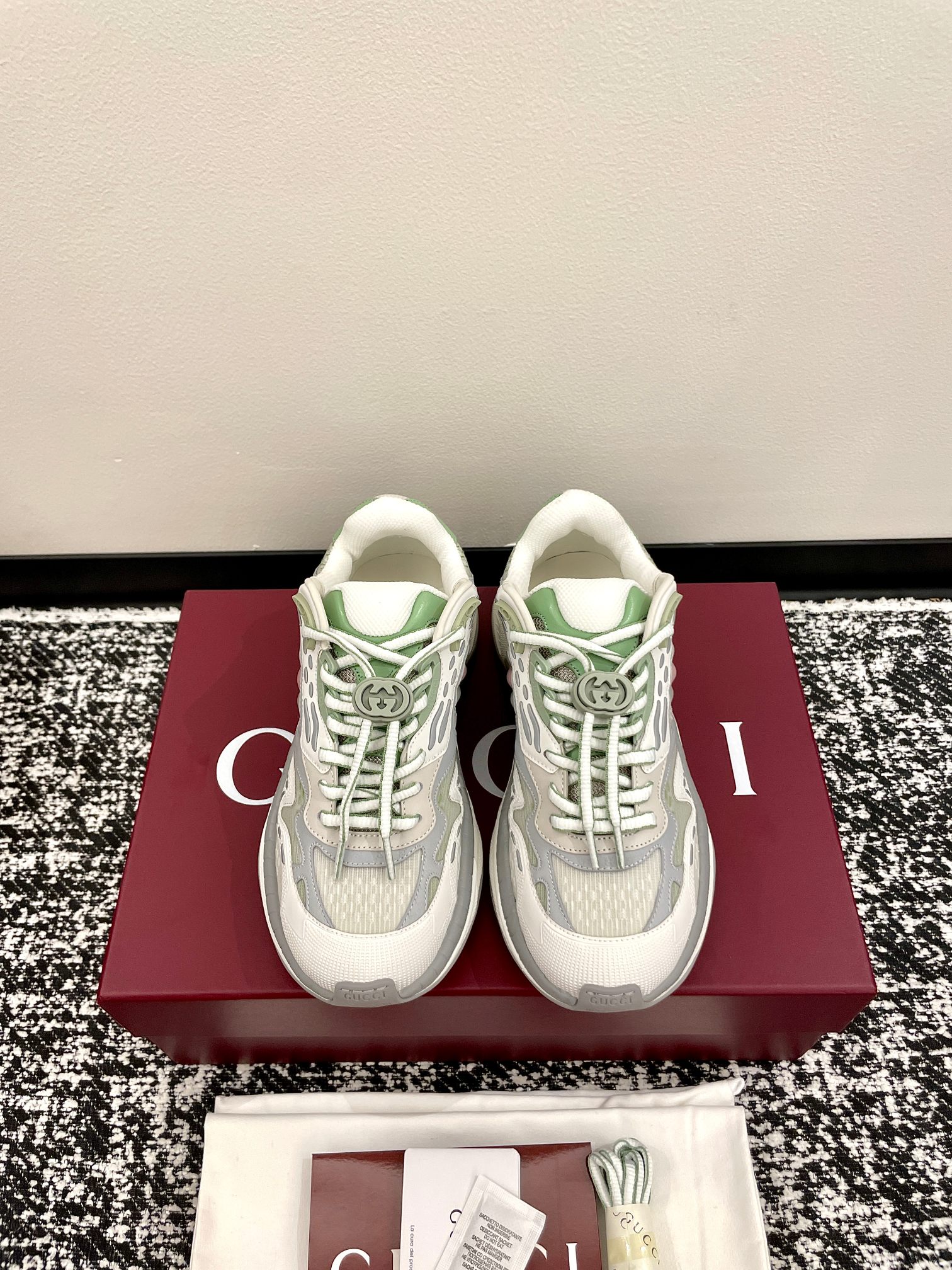 구찌(GUCCI) G-2.0 스니커즈 신발