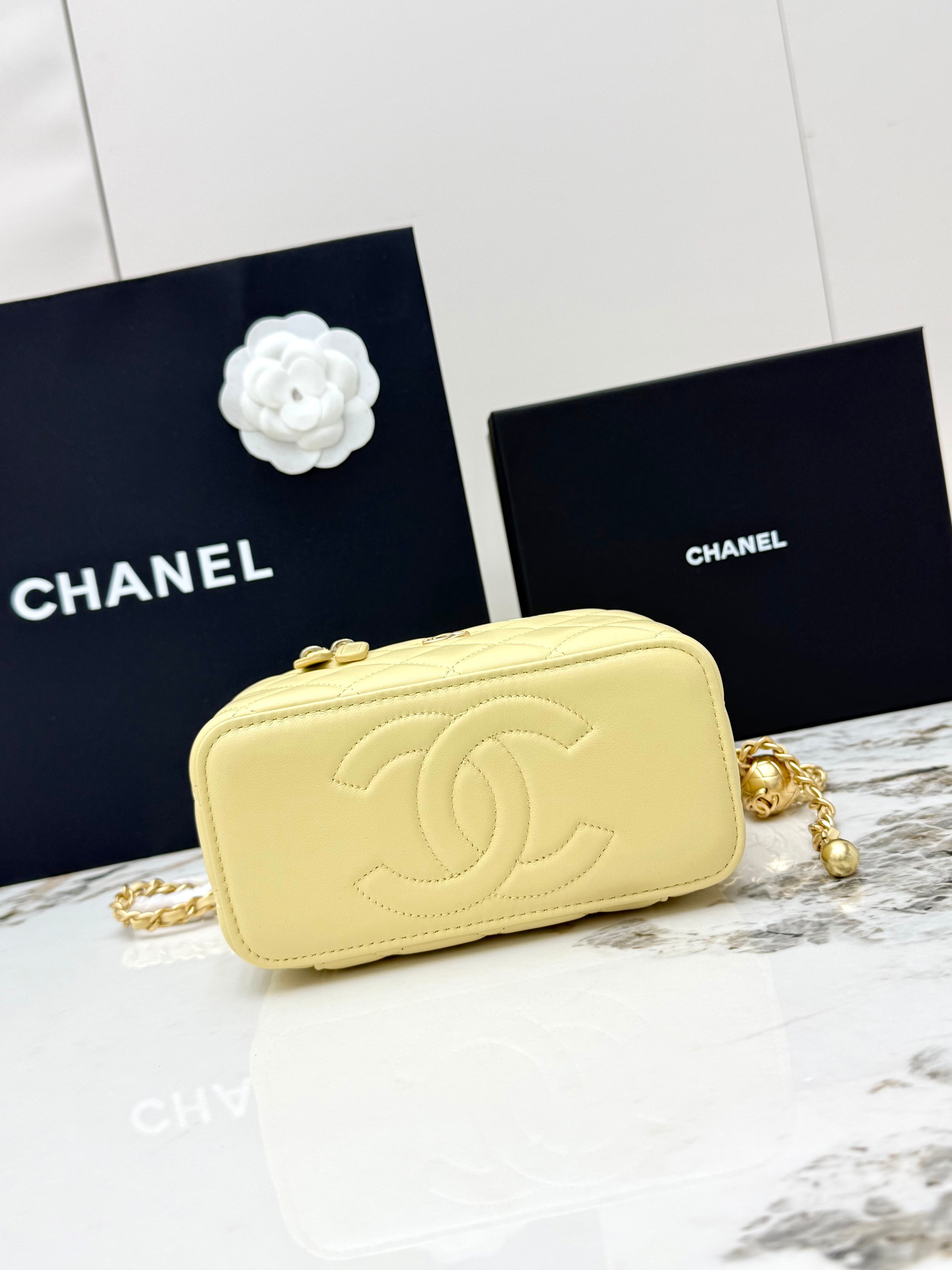 샤넬(Chanel) 24K 금볼 베니티 체인백 파우치백 가방 - 라지